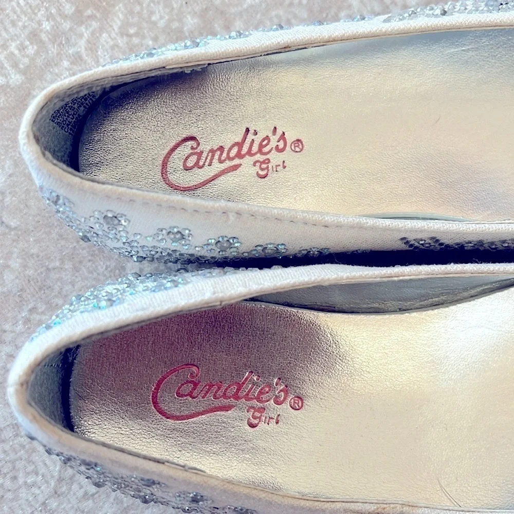 Never Worn Candie’s Girl Bejeweled Rounded Toe Formal Slip On Flats Beaded Gems